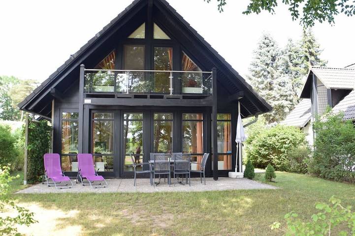 Ferienhaus für 6 Personen, mit Balkon und Garten sowie Sauna