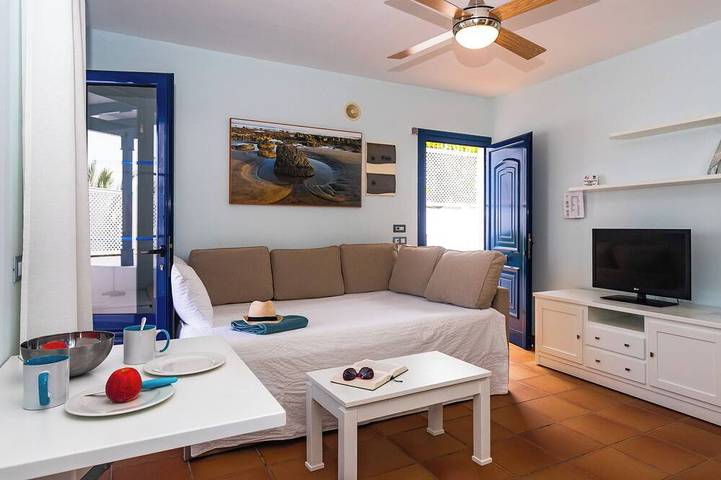 Ganze Wohnung, Studio Apartment Kleines Gebäude mit 6 Apartments, nur wenige Schritte von Marina Rubicon in Playa Blanca, Yaiza