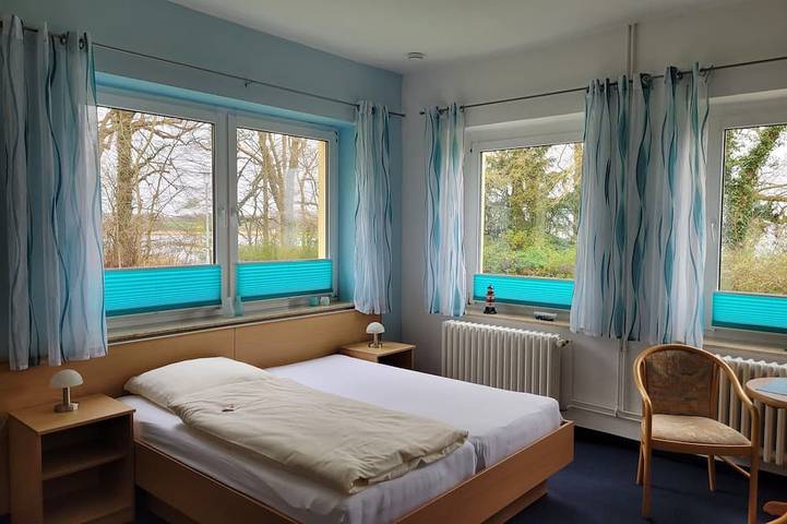 Doppelzimmer 15 Gartenblick - Gästehaus Niederhof - nur 50 Meter bis zum in Sundhagen, Stralsund Umland