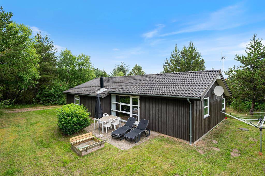 Gemütliches Ferienhaus mit Whirlpool, Sauna und Ofen in Lodbjerg Hede, Ringkøbing
