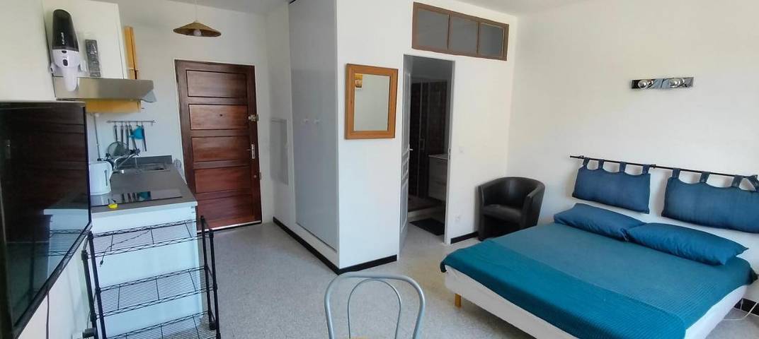 Gîte pour 2 personnes, avec bassin pour enfant à Charleval - 2