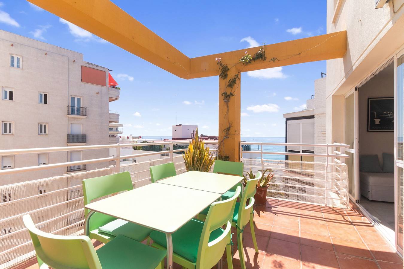 Entire apartment, Apartment 'Penthouse' with Sea View, Wi-Fi and Air Conditioning in Marbella Centre, Marbella