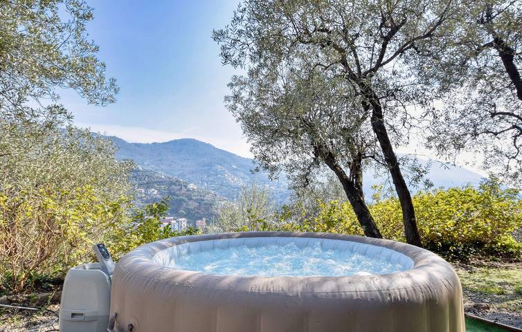 Appartamento vista mare con terrazza e parcheggio, a 500 m dalla spiaggia in Recco, Riviera di Levante