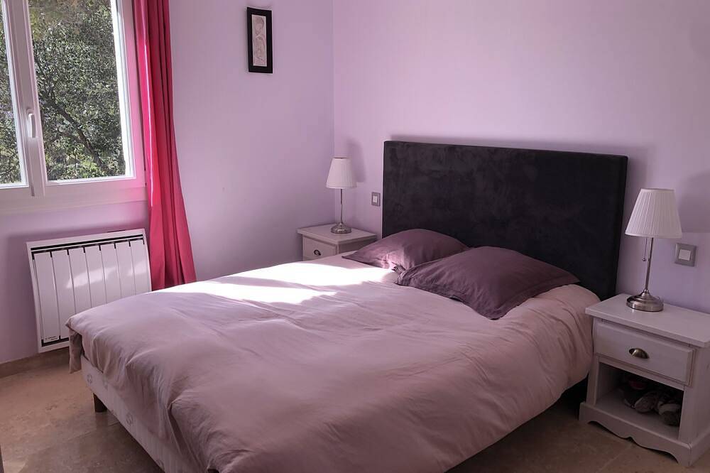 Villa très agréable, confort, calme et campagne à 10 km de la mer in Roquefort-les-Pins, Région de Cannes