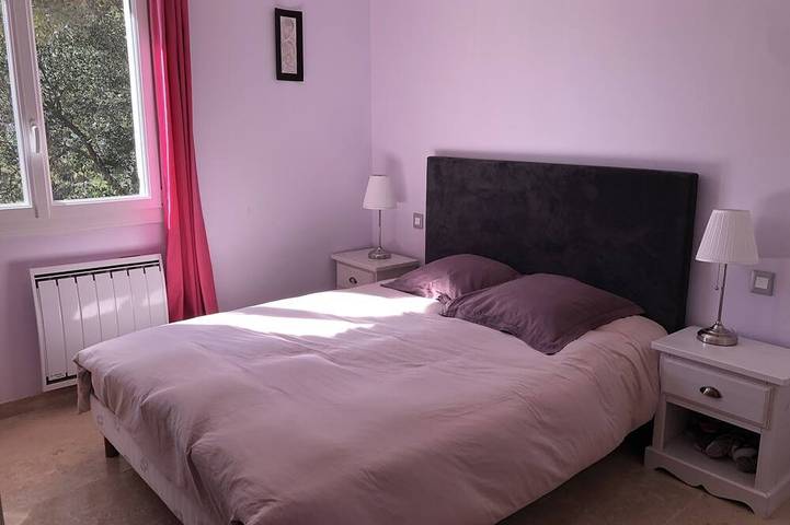 Location de vacances pour 6 personnes, avec jardin et terrasse à Roquefort-les-Pins - 2