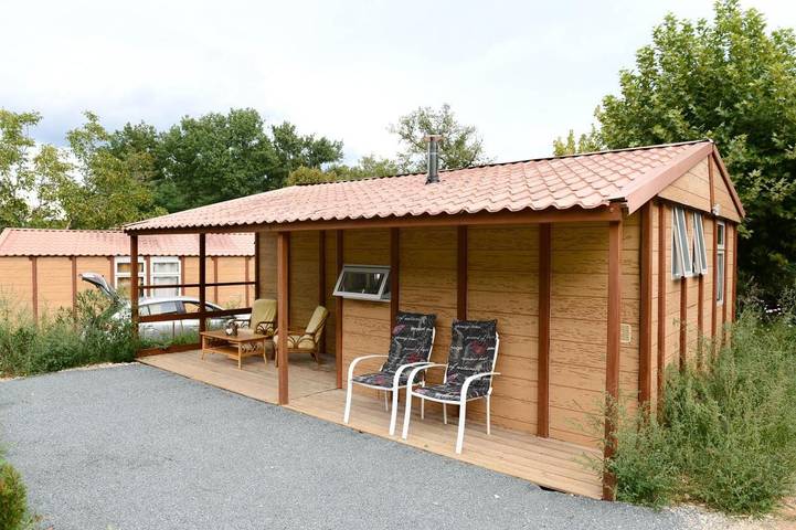Gîte pour 2 personnes, avec vue ainsi que jardin et piscine, animaux acceptés à Saint-André-d'Allas - 3