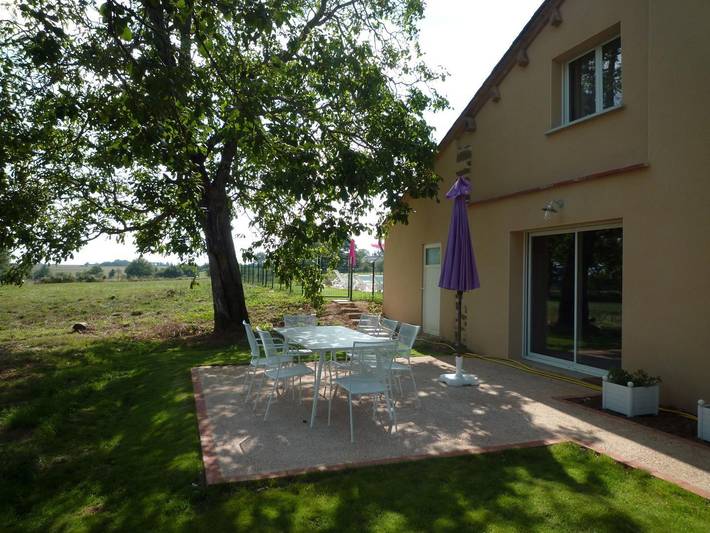 Gîte pour 6 personnes, avec Terrasse ainsi que Jardin et Piscine à Jouqueviel - 4