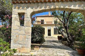 Villa pour 10 personnes, avec jardin ainsi que terrasse et piscine à Frontignan