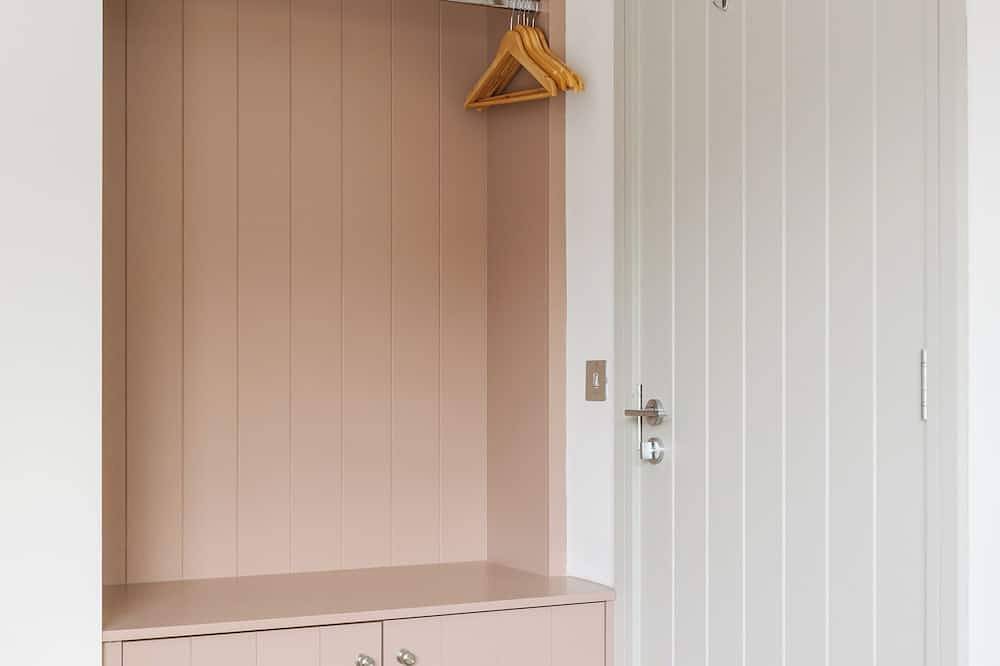 Entire apartment, Binion - 2 bedroom self catering @ Ballyliffin Beach Houses, Binion @ Ballyliffin Beach Houses metre... in Inishowen, County Donegal