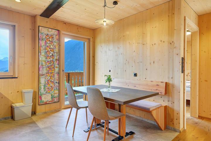 Ganze Wohnung, Ferienwohnung Felderhof Papaver mit Bergblick, Gemeinschaftsterrasse und Wlan in Uttenheim (Gais), Gais