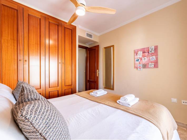 Entire holiday apartment, Vb Marysol - 2Br Marina Apt in Benalmádena Costa, Benalmádena