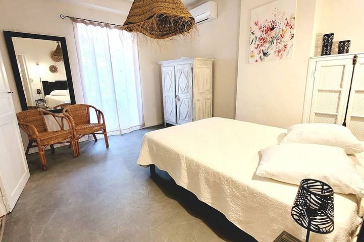 Location de vacances pour 5 personnes, avec jardin et terrasse à La Caunette - 2