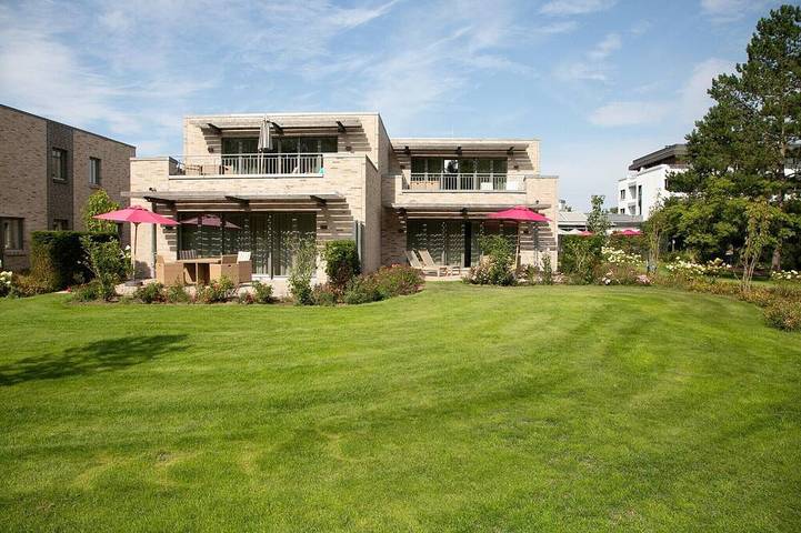 Ferienhaus für 4 Personen, mit Balkon und Sauna sowie Pool - 1
