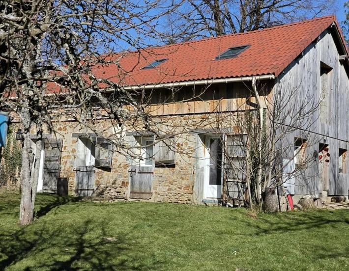 Location de vacances pour 3 personnes, avec vue et jardin à Saint-Vitte-sur-Briance - 3