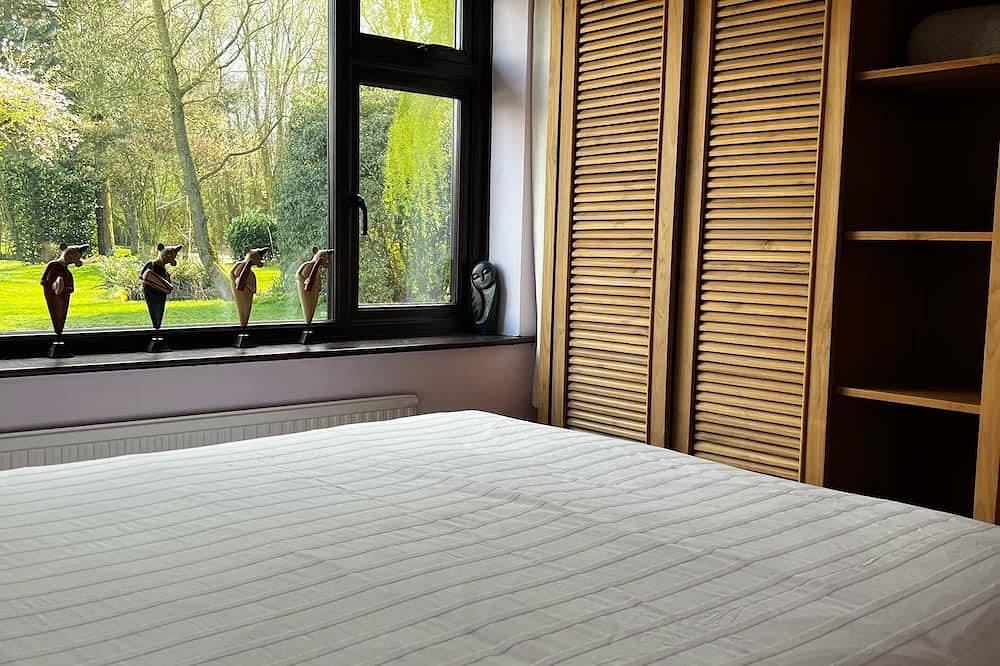 Country House in Chacombe, Northamptonshire