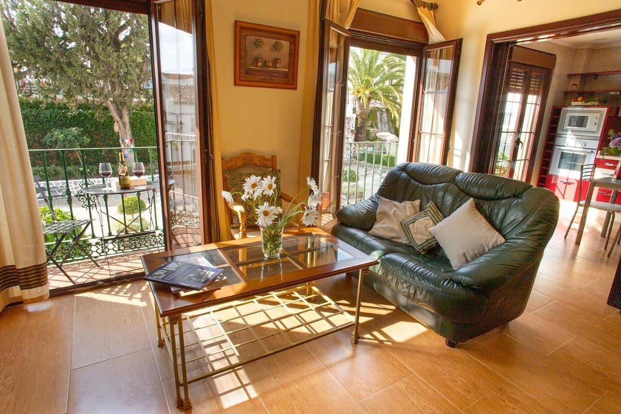 Ferienhaus "Casa Montelucía" mit Bergblick, Terrasse und Wlan in Montecorto, Málaga Provinz