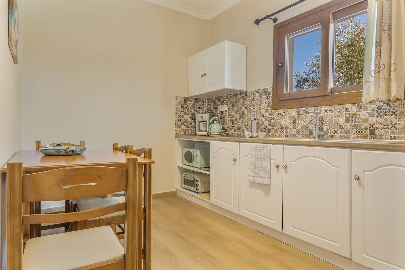 Appartement entier, Appartement 'Rustic Two Bedroom 1' avec vue sur la mer, Wi-Fi et climatisation in Vasilikos, Zante
