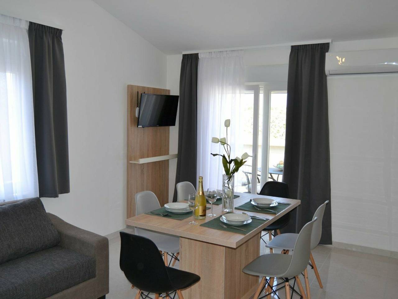 Entire apartment, Nikica 2 in Cesarica, Velebit Nature Park