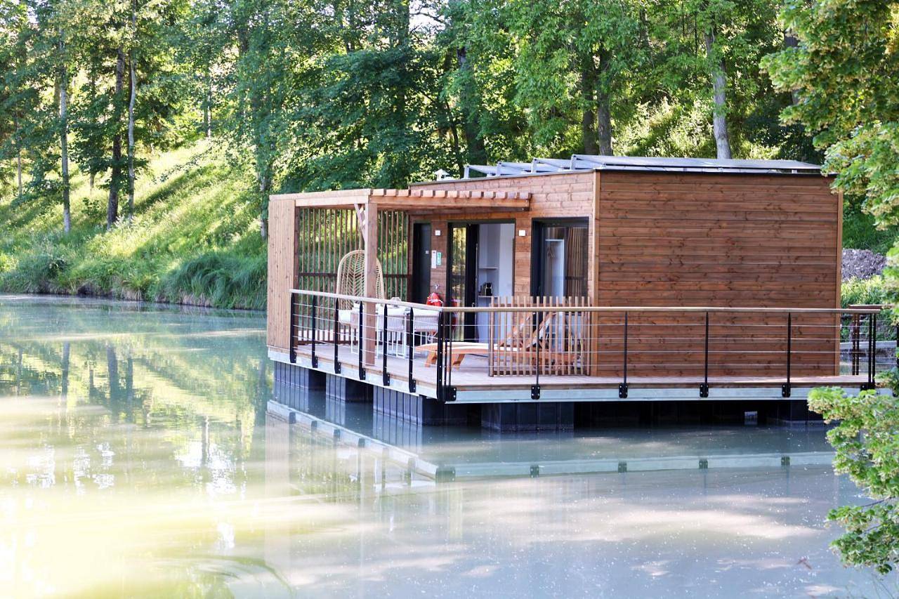 Double Room with Lake View in Marne