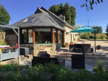 Gîte pour 5 personnes, avec jacuzzi et jardin ainsi que terrasse et sauna dans le Finistère
