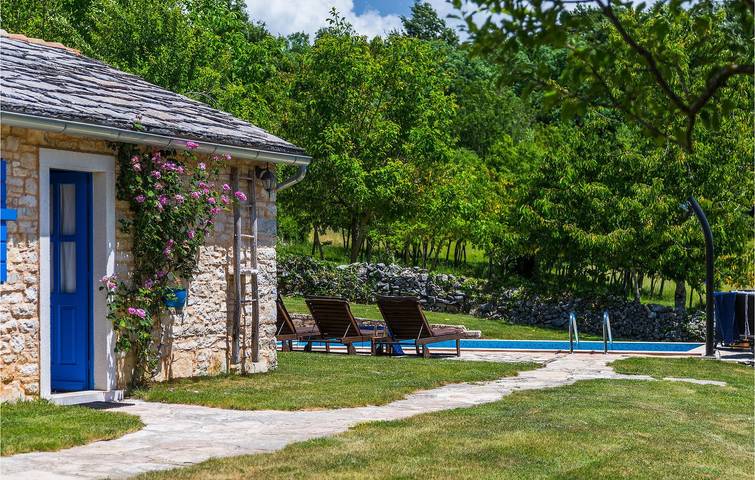 Ferienhaus für 8 Personen, mit Pool und Garten, mit Haustier - 1