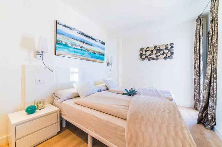 Ganze Wohnung, Cala Millor, schöne Fewo, 6 Etage , 2Sz, Meerblick, Direkt am Strand Wifi in Cala Millor, Sant Llorenç des Cardassar