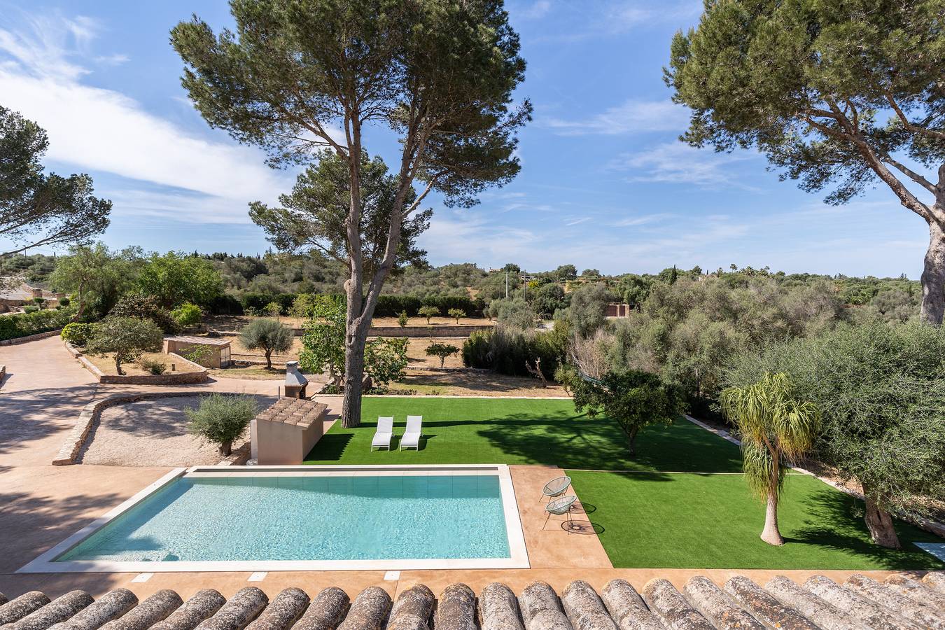 Villa Can Luciana with Private Pool, Garden, and Exclusive Outdoor Area in Mallorca in S'Aranjassa, Palma de Mallorca