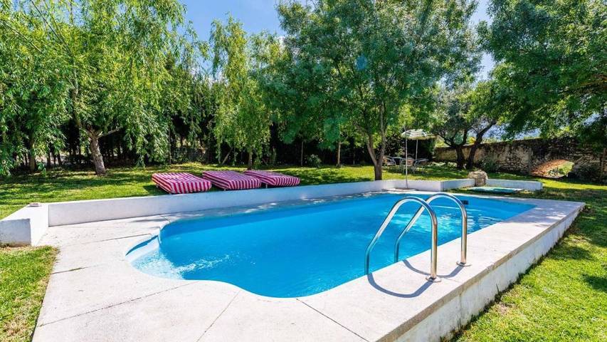 Casa de vacaciones para 15 personas, con terraza además de piscina y jardín - 1