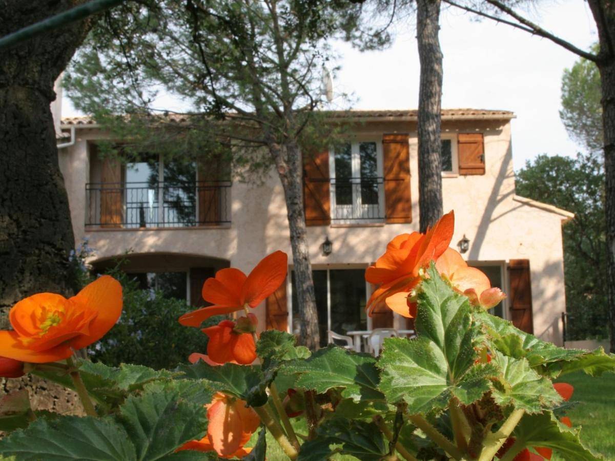 Comfort Triple Room in Roquebrune-sur-Argens, Côte méditerranéenne (France)