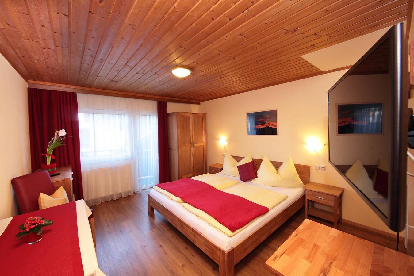 Ganze Ferienwohnung, Doppelzimmer, Dusche, Wc, Balkon in Zell am See, Kitzbüheler Alpen
