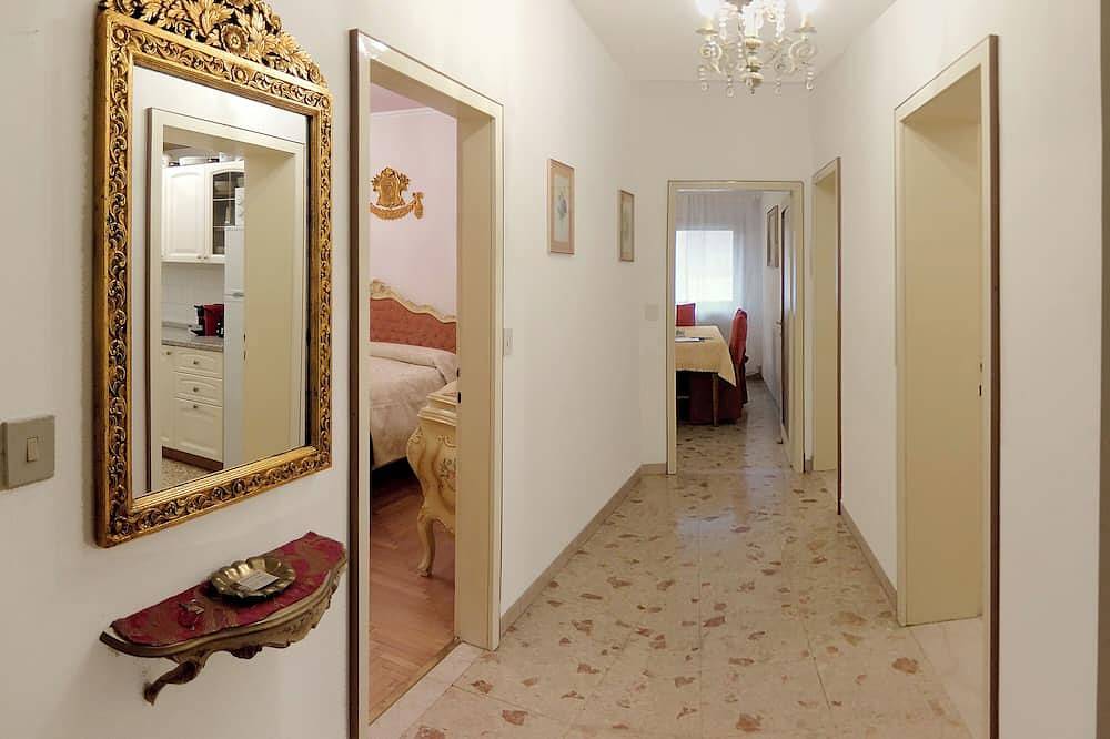 Apartamento entero, 'Palazzo Rossi' Apartamento 3A en el centro histórico con aparcamiento y conexión Wi-Fi in Treviso, Provincia de Treviso