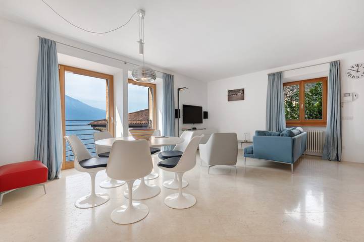 Ferienwohnung für 4 Personen, mit Whirlpool und Garten sowie Sauna und Seeblick in Limone sul Garda
