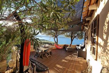 Gîte pour 4 personnes, avec piscine et balcon à Olmeto