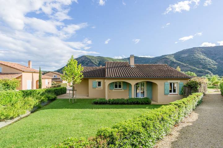 Villa pour 4 personnes, avec balcon ainsi que piscine et jardin en Ardèche - 2
