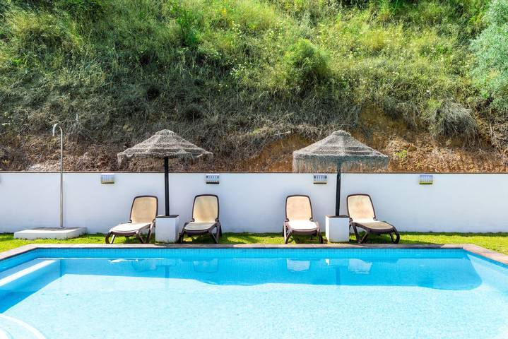 Ferienhaus Kanmarala mit Bergblick, Pool und Wlan in Alhaurín de la Torre, Cordillera Penibética