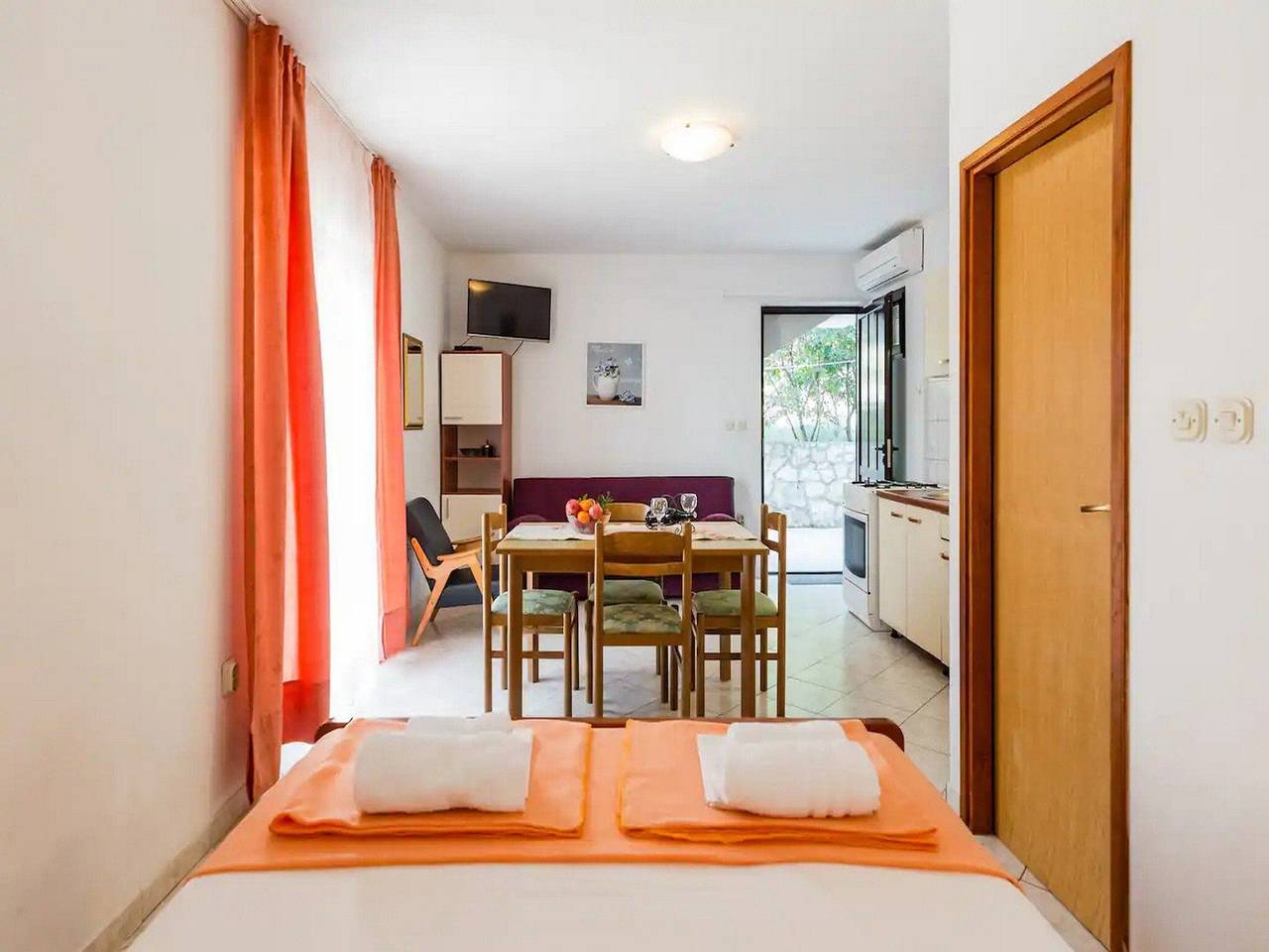 Ganze Wohnung, Apartments Villa Pelegrin - Studio Apartment with Sea View (Apartment in Zavala, Hvar