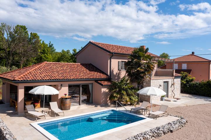 Villa für 6 Personen, mit Sauna und Terrasse sowie Pool und Garten - 1