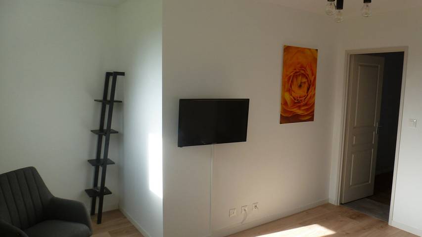 Gîte pour 4 personnes, avec jardin à Chasseneuil-du-Poitou - 3