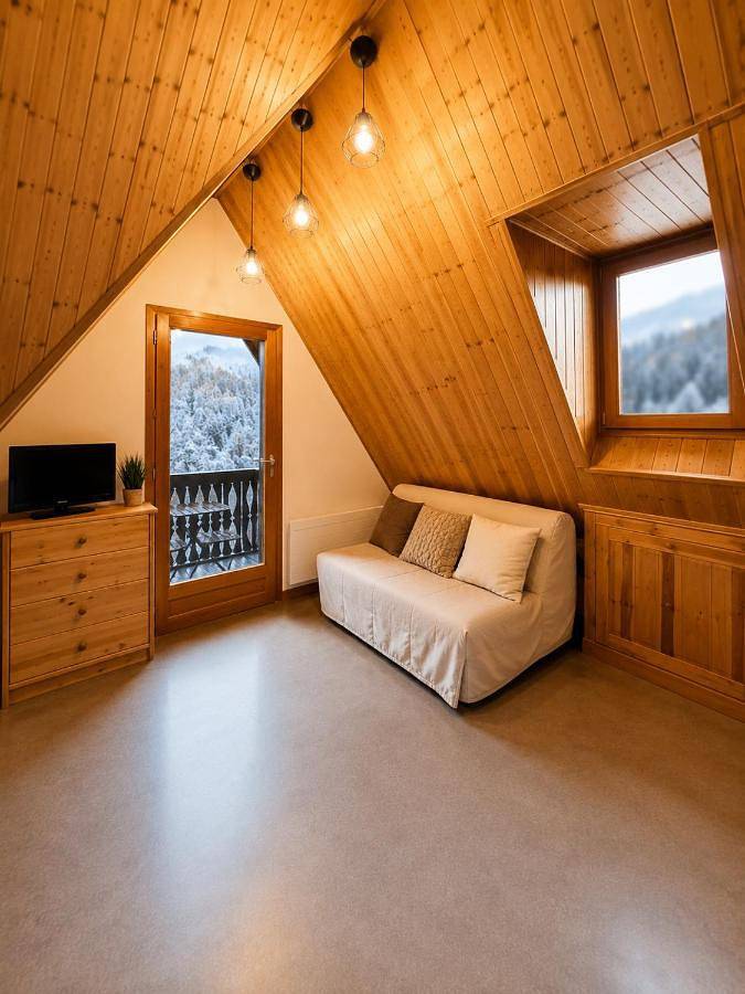 Appartement entier, Logement 6 pers au cœur des montagnes pyrénéennes linge de maison et papier toilette non fournis in Station du Mourtis, Boutx