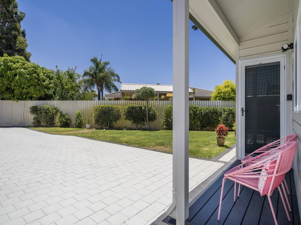 Entire apartment, Bright and Spacious 2-Bed Thornlie Family Home in Perth, Western Australia