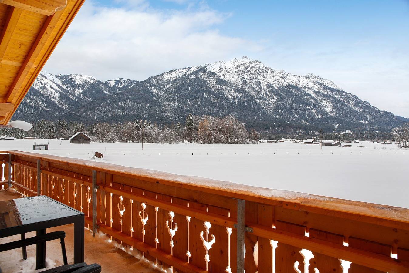 Entire apartment, Apartment "Gletschernelke" with Mountain View, Balcony & Wi-Fi in Grainau, Bavarian Alps