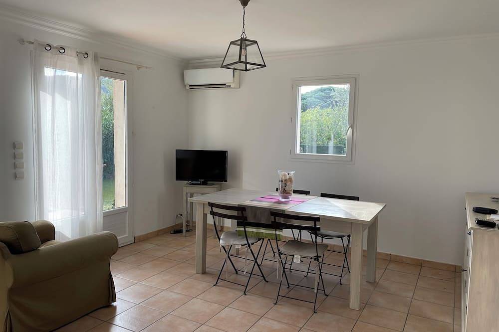 Schönes neues Haus in St. Tropez mit großem Garten, 300 m vom Strand entfernt in Saint-Tropez, Mittelmeerküste (Frankreich)