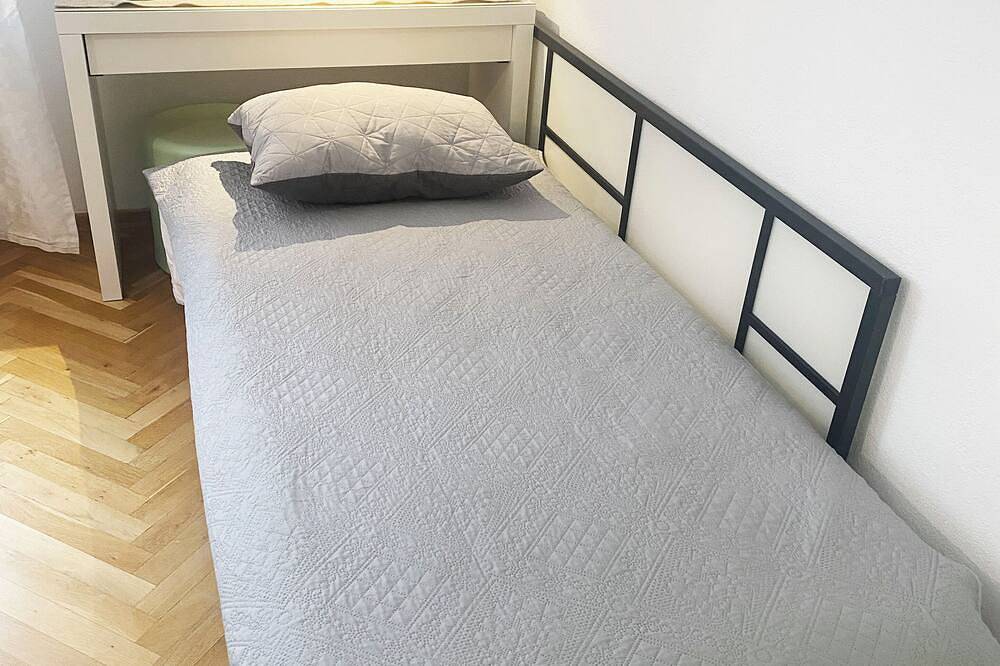 Ganze Wohnung, Neues Apartment Ani, zentrale, 2Zi, Bad/Küche, Terr. & Garten, an Fahrradstraße in Göppingen, Landkreis Göppingen