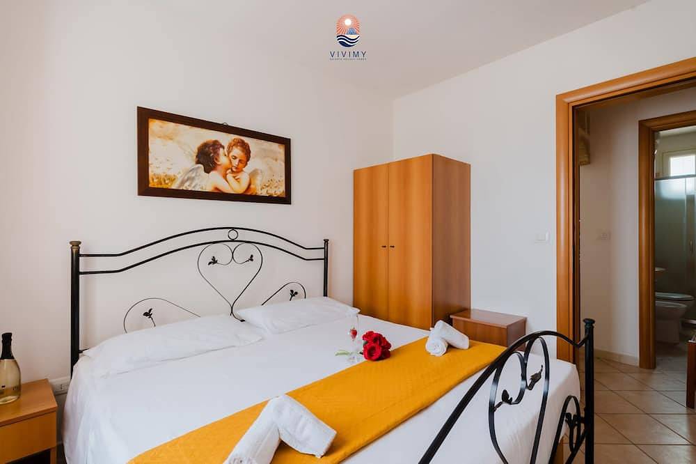 Shell by Vivimy in Marina di Pescoluse, Torre Vado