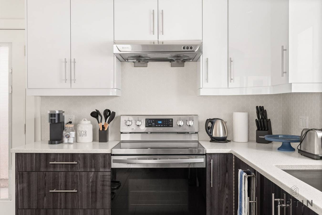Modern Coach House | Private · Bright · Central in Vancouver, British Columbia
