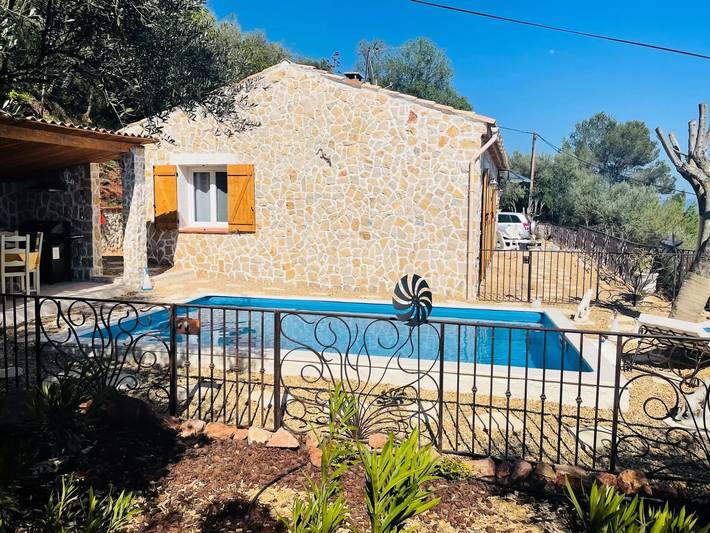 Location de vacances pour 5 personnes, avec jardin et piscine à Le Luc - 4