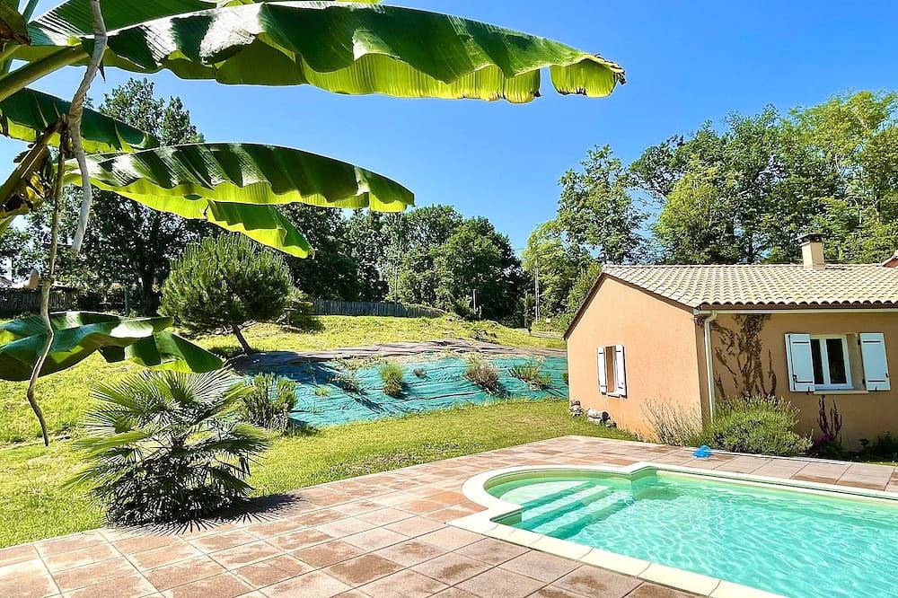Caporizon-Villa Puy d'Aiguillon-Piscine-Au coeur du Périgord in Notre-Dame-de-Sanilhac, Périgord Blanc