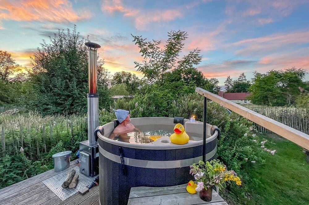 Traumhaff®Cozy Pilots Romance with fireplace, private Nordicspa, fireplace, boat in Rieth am See, Luckow