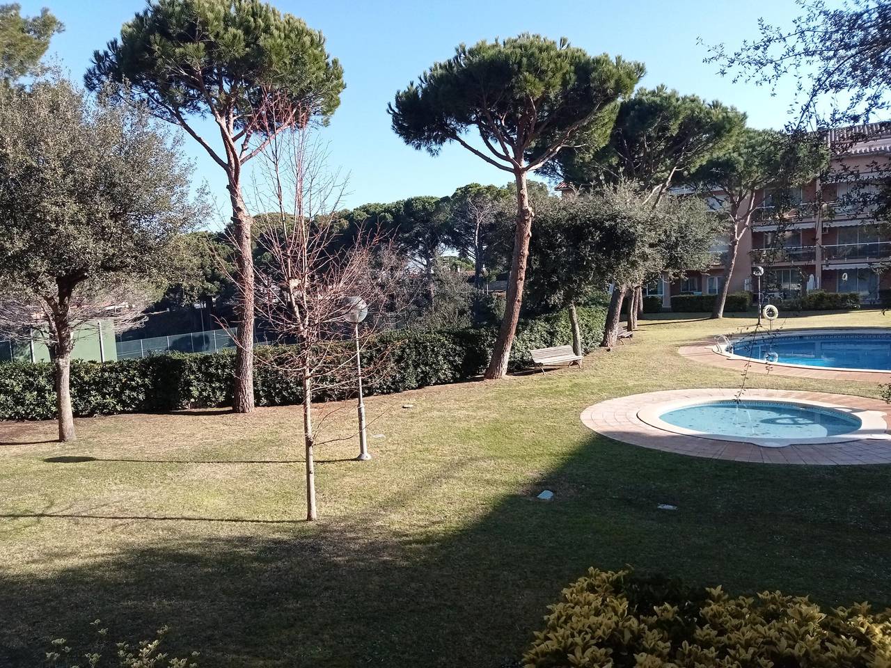 Ganze Wohnung, Geräumiges Eg-Appartement mit Garten & Terrasse, Pool, 1,3 km vom Strand entfernt – Platz für 6 Pers. in Pals, Costa Brava