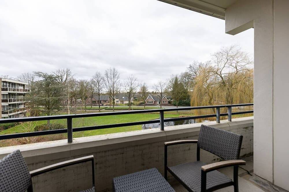 Table Tennis, Game Room and Garden Walks with Convenient Free Parking in Winterswijk, Achterhoek